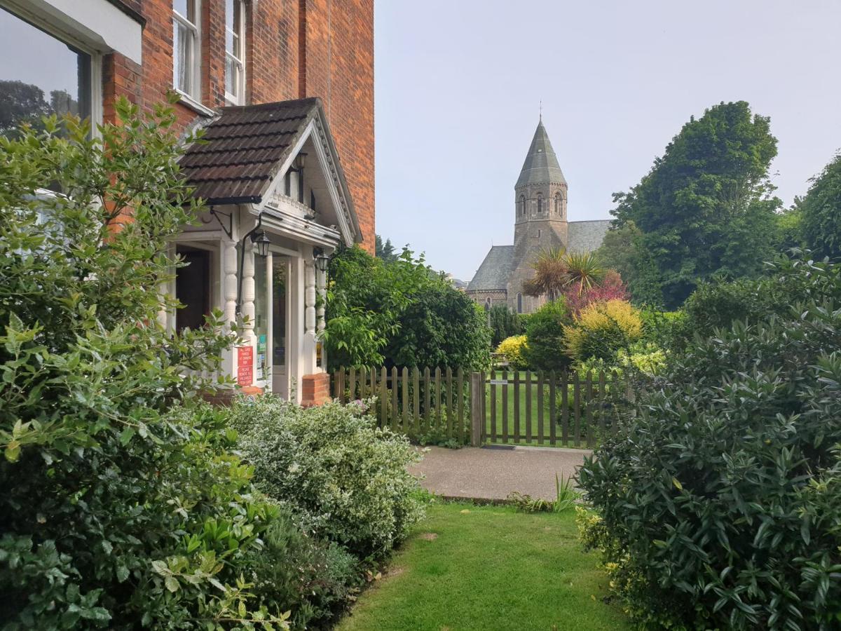 The Wycliffe Acomodação com café da manhã Folkestone Exterior foto